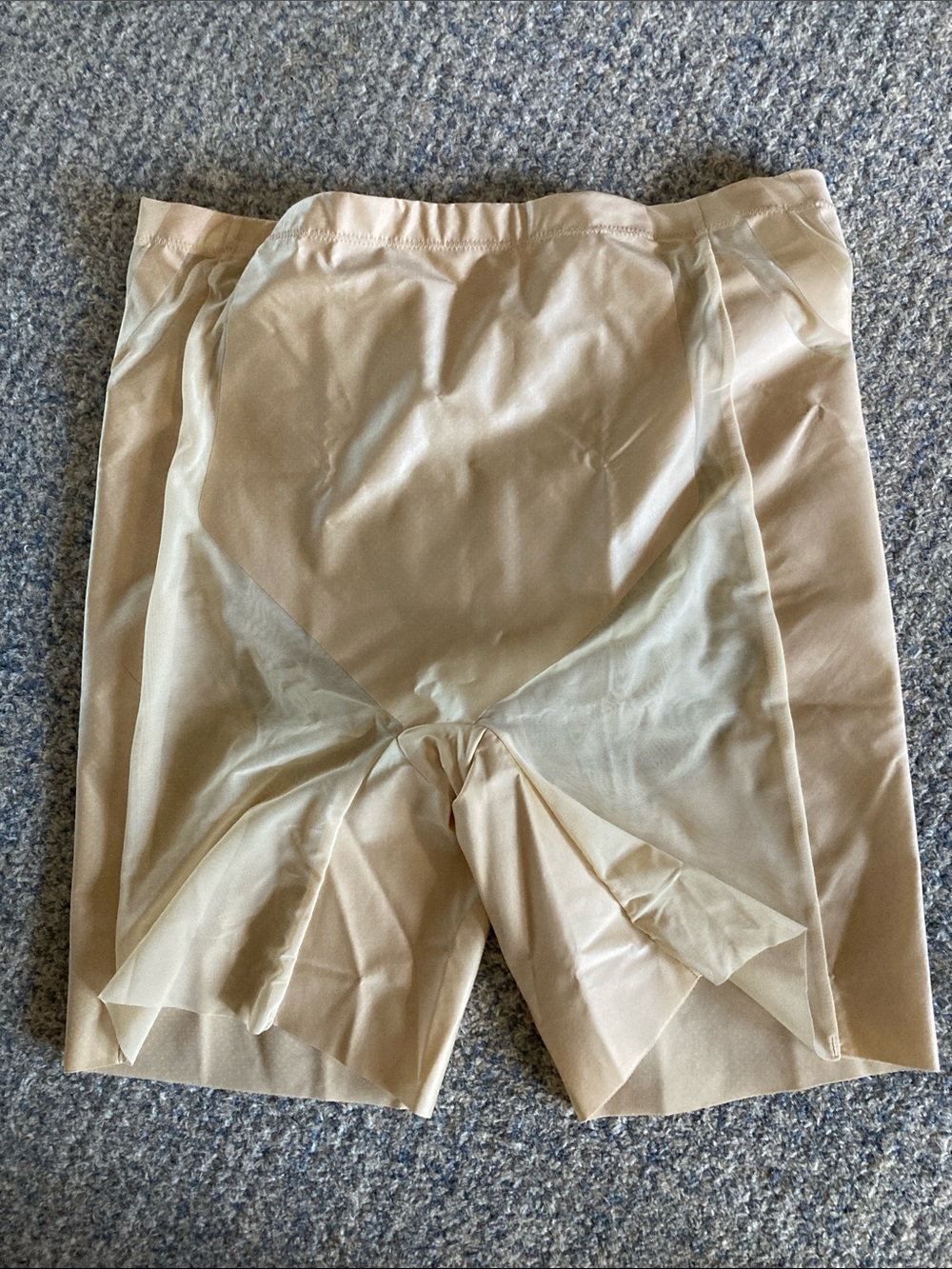 NWOT Underoutfit bonded at waist shaping short